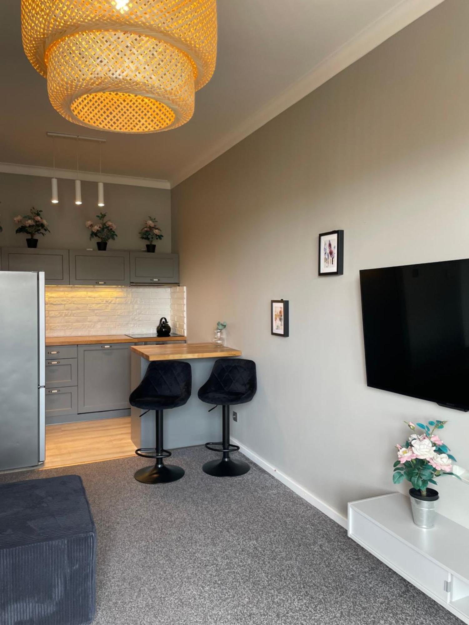 Uroczy - Mackiewicza 5, Parking, Netflix Lodz (Lodz)